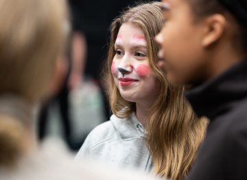 Helsingin Kaupunginteatteri – ShedHelsinki – Metsän joulu – Kuva © Luukas Salin / Rabbit Visuals