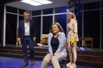 Helsingin Kaupunginteatteri – Vihainen leski – Kuvassa Heikki Sankari, Riitta Havukainen, Sanna-June Hyde – Kuvaaja @ Harri Hinkka
