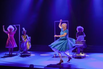 Helsingin Kaupunginteatteri – Vihainen leski – Kuvassa Kirsi Karlenius, Leena Rapola, Riitta Havukainen, Sari Haapamäki – Kuvaaja @ Harri Hinkka