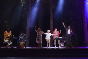 Helsingin Kaupunginteatteri – Vihainen leski – Kuvassa Kaisa Torkkel, Vesa Wallgren, Eija Vilpas, Riitta Havukainen, Pia Runnakko, Kai Lehtinen – Kuvaaja @ Harri Hinkka