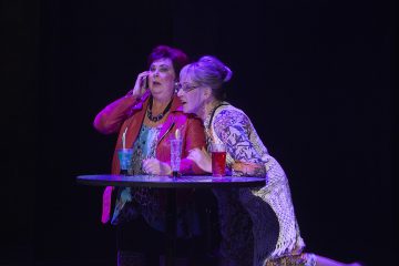 Helsingin Kaupunginteatteri – Vihainen leski – Kuvassa Pia Runnakko ja Eija Vilpas – Kuvaaja @ Harri Hinkka