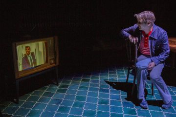 Helsingin Kaupunginteatteri – Riistapolku – Kuvassa Paavo Kinnunen – Kuva  © Tapio Vanhatalo