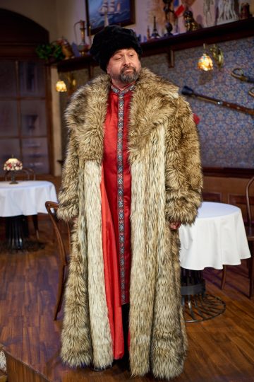 Helsingin Kaupunginteatteri – Le Coq – taistelu ravintolasta – Kuvassa Heikki Hela – Kuva © Jaakko Vuorenmaa