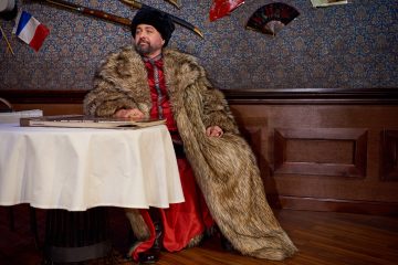 Helsingin Kaupunginteatteri – Le Coq – taistelu ravintolasta – Kuvassa Heikki Hela – Kuva © Jaakko Vuorenmaa