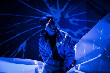 Lilla Teatern – Morfars Mauser – På bilden Tobias Zilliacus – Foto © Sanni Siira