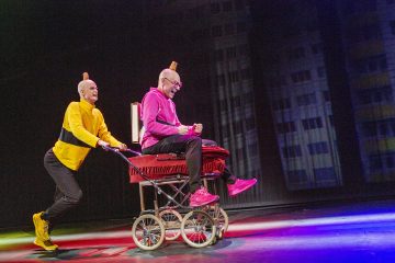 Helsingin Kaupunginteatteri – Tatu ja Patu Helsingissä – Kuvassa Paavo Kääriäinen ja Antti Timonen – Kuva Robert Seger