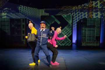 Helsingin Kaupunginteatteri – Tatu ja Patu Helsingissä – Kuvassa Paavo Kääriäinen, Paavo Kerosuo ja Antti Timonen – Kuva Tuomo Manninen