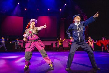 Helsingin Kaupunginteatteri – Tatu ja Patu Helsingissä – Kuvassa Leenamari Unho ja Paavo Kerosuo – Kuva Robert Seger