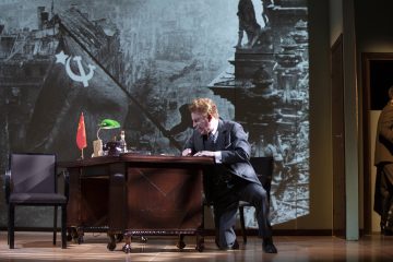 Helsingin Kaupunginteatteri – Stalinin suloinen ruoska – Kuvassa Jari Pehkonen – Kuva © Stefan Bremer