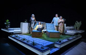 Helsingin Kaupunginteatteri – Tähtisadetta – Kuvassa Vappu Nalbantoglu, Mikko Penttilä ja Katja Küttner – Kuva © Tuomo Manninen