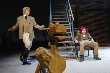 Helsingin Kaupunginteatteri – Humiseva harju – Kuvassa Martti Manninen ja Markku Haussila – Kuva © Robert Seger