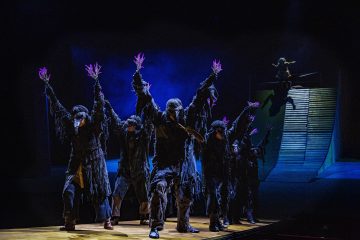 Helsingin Kaupunginteatteri – Humiseva harju – Kuva © Robert Seger