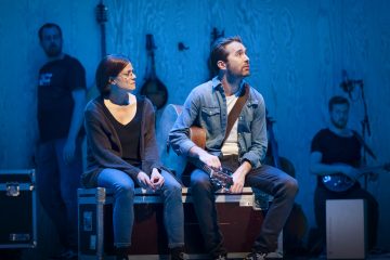 Lilla Teatern – Once – På bilden Emma Klingenberg och Tuukka Leppänen – Foto  Otto-Ville Väätäinen