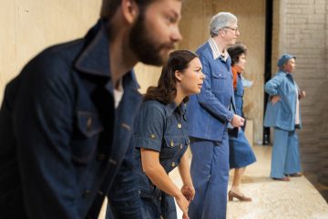 Lilla Teatern – Män kan inte våldtas – På bilden Alexander Wendelin, Ulriikka Heikinheimo, Joachim Wigelius, Minttu Mustakallio och Pia Runnakko – Foto Sanni Siira