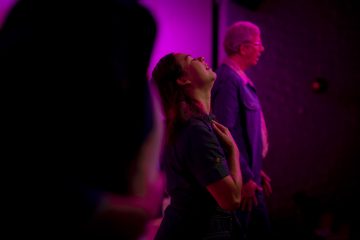 Lilla Teatern – Män kan inte våldtas – På bilden Ulriikka Heikinheimo och Joachim Wigelius – Foto Sanni Siira