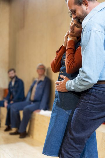 Lilla Teatern – Män kan inte våldtas – På bilden Minttu Mustakallio och Robert Kock – Foto Sanni Siira