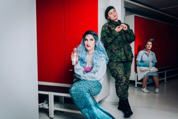 Helsingin Kaupunginteatteri – Vain parasta minulle – Kuvassa Vappu Nalbantoglu, Aurora Manninen ja Kaisa Torkkel – Kuva Antti Sepponen