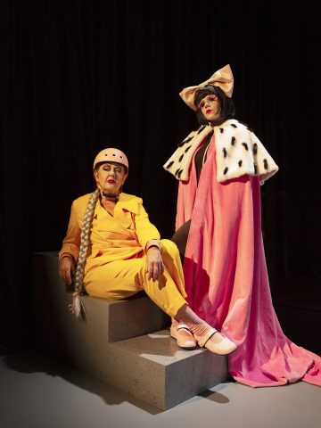 Lilla Teatern - Livet ditt as - på bilden Boel Marie Larsson och Joanna Wingren. Foto:Liina Aalto-Setälä.