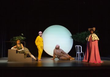 Lilla Teatern - Livet ditt as - på bilden Sonja Ahlfors, Boel Marie Larsson, Herman Nyby och Joanna Wingren. Foto:Liina Aalto-Setälä.