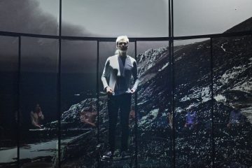 Lilla Teatern – Den besynnerliga händelsen med hunden om natten – På bilden Alexander Wendelin – Foto Otto-Ville Väätäinen