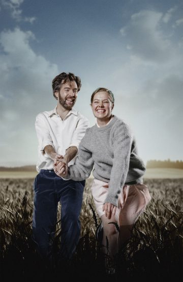 Helsingin Kaupunginteatteri – Niin kuin taivaassa– Kuvassa Tuukka Leppänen ja Oona Airola – Kuva Otto-Ville Väätäinen