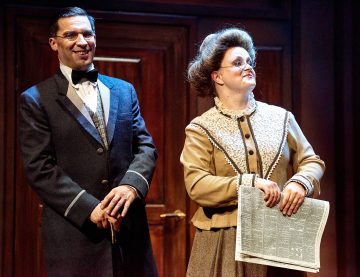 Helsingin Kaupunginteatteri – Baskervillen koira – Kuvassa Mikko Virtanen ja Emilia Sinisalo– Kuva Jaakko Vuorenmaa