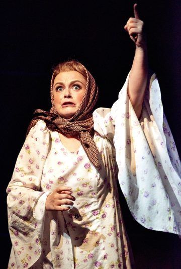 Helsingin Kaupunginteatteri – Baskervillen koira – Kuvassa Emilia Sinisalo – Kuva Jaakko Vuorenmaa