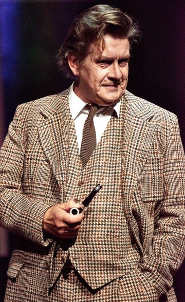 Helsingin Kaupunginteatteri – Baskervillen koira – Kuvassa Santeri Kinnunen – Kuva Jaakko Vuorenmaa