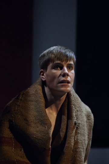 Helsingin Kaupunginteatteri – Bolla – Kuvassa Mikko Kauppila – Kuva Ilkka Saastamoinen