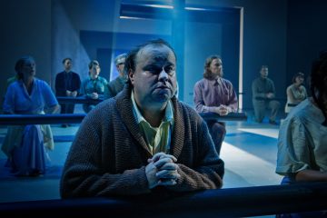 Helsingin Kaupunginteatteri – Niin kuin taivaassa – Kuvassa  Tuomas Uusitalo – Kuva Otto-Ville Väätäinen