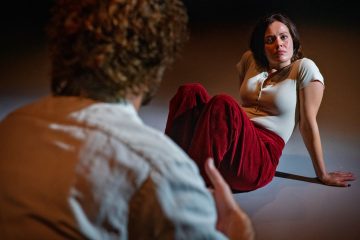 Helsingin Kaupunginteatteri – Niin kuin taivaassa – Kuvassa  Tuukka Leppänen ja Oona Airola – Kuva Otto-Ville Väätäinen