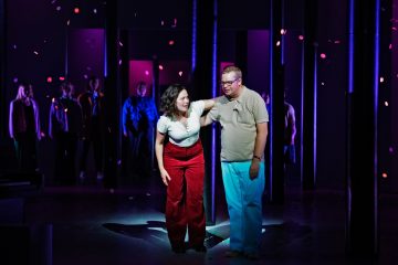 Helsingin Kaupunginteatteri – Niin kuin taivaassa –Kuvassa   Oona Airola ja Jaakko Lahtinen – Kuva Otto-Ville Väätäinen