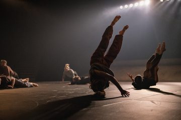 Helsingin Kaupunginteatteri – Gravity – Kuva Petra Tiihonen