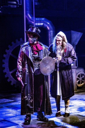 Helsingin Kaupunginteatteri – Saiturin joulu – Kuva Robert Seger / Moment