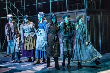 Helsingin Kaupunginteatteri – Saiturin joulu – Kuva Robert Seger