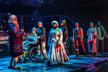 Helsingin Kaupunginteatteri – Saiturin joulu – Kuva Robert Seger