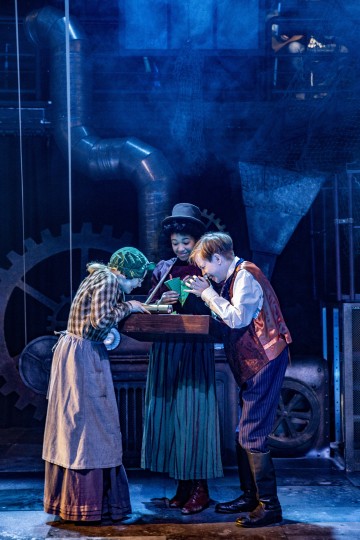 Helsingin Kaupunginteatteri – Saiturin joulu – Kuva Robert Seger