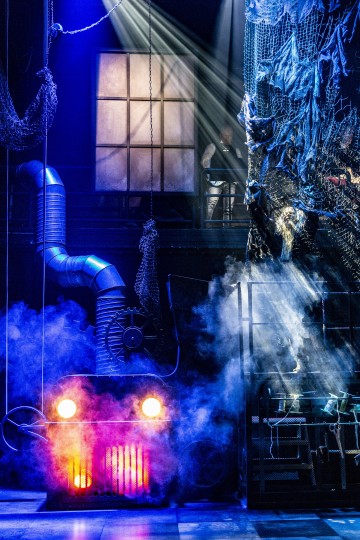 Helsingin Kaupunginteatteri – Saiturin joulu – Kuva Robert Seger