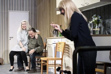 Helsingin Kaupunginteatteri – Lapset – Kuvassa Aino Seppo,  Jukka-Pekka Palo ja Jaana Saarinen – Kuva Uupi Tirronen