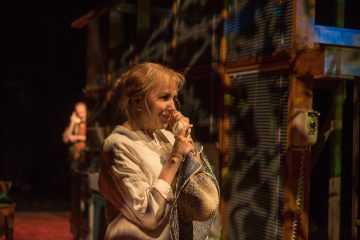 Helsingin Kaupunginteatteri – Hiljaiset sillat – Kuvassa Kari Heiskanen ja Merja Larivaara – Kuva Sami Mannerheimo