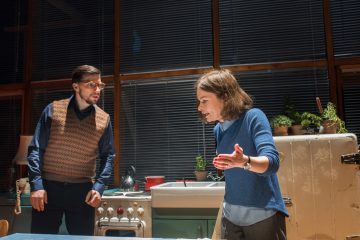 Helsingin Kaupunginteatteri – Hiljaiset sillat – Kuvassa Mikko Virtanen ja Elina Hietala – Kuva Sami Mannerheimo