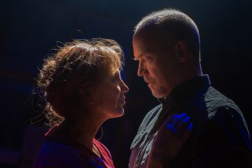 Helsingin Kaupunginteatteri – Hiljaiset sillat – Kuvassa Merja Larivaara ja Kari Heiskanen – Kuva Sami Mannerheimo