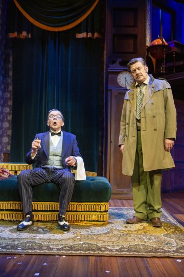 Helsingin Kaupunginteatteri – Näytelmä joka menee pieleen – Kuvassa Matti Rasila ja Santeri Kinnunen – Kuva Tapio Vanhatalo