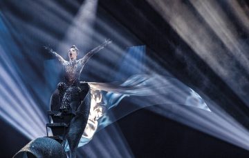 Helsingin Kaupunginteatteri – Priscilla, aavikon kuningatar – Kuvassa Niki Rautén – Kuva Robert Seger