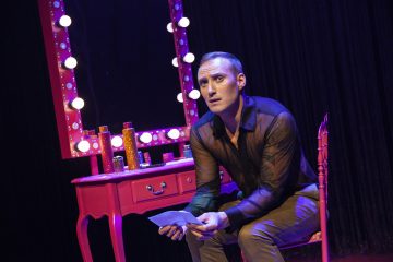 Helsingin Kaupunginteatteri – Priscilla, aavikon kuningatar – Kuvassa Lauri Mikkola – Kuva Robert Seger