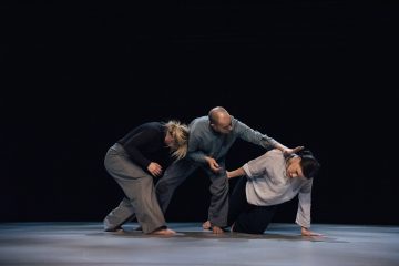 Helsingin Kaupunginteatteri – Kolme teosta kontaktista – Luodos – Kuvassa Heidi Naakka, Jyrki Kasper ja Misa Lommi – Kuva Kai Kuusisto