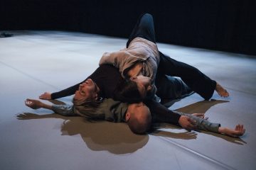 Helsingin Kaupunginteatteri – Kolme teosta kontaktista – Luodos – Kuvassa Misa Lommi, Jyrki Kasper ja Heidi Naakka – Kuva Kai Kuusisto