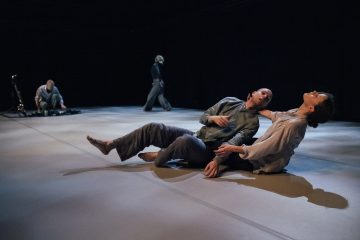 Helsingin Kaupunginteatteri – Kolme teosta kontaktista – Luodos – Kuvassa  Jyrki Kasper ja Misa Lommi – Kuva Kai Kuusisto