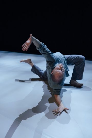 Helsingin Kaupunginteatteri – Kolme teosta kontaktista – Luodos – Kuvassa Jyrki Kasper – Kuva Kai Kuusisto