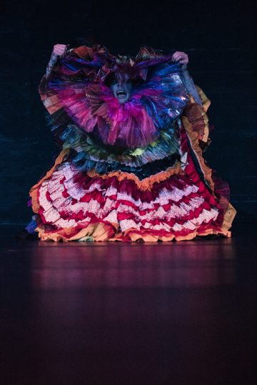 Helsingin Kaupunginteatteri – Kolme teosta kontaktista – Soidinmenot – Kuvassa Mikko Paloniemi – Kuva Kai Kuusisto